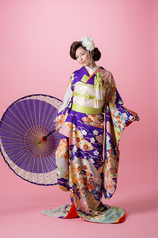 レトロモダンな色使いが独特のオーラを放つ